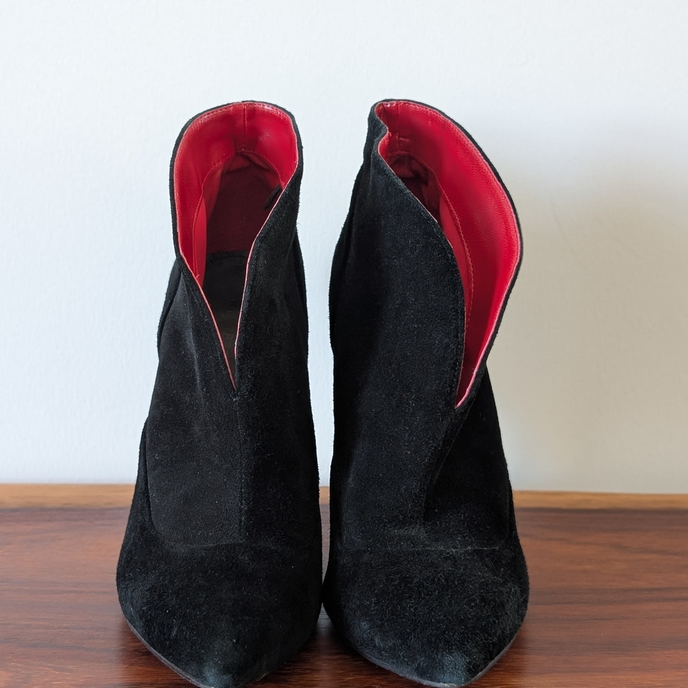 Elegant Black and Red Women's Heels - Picture 3 of 4